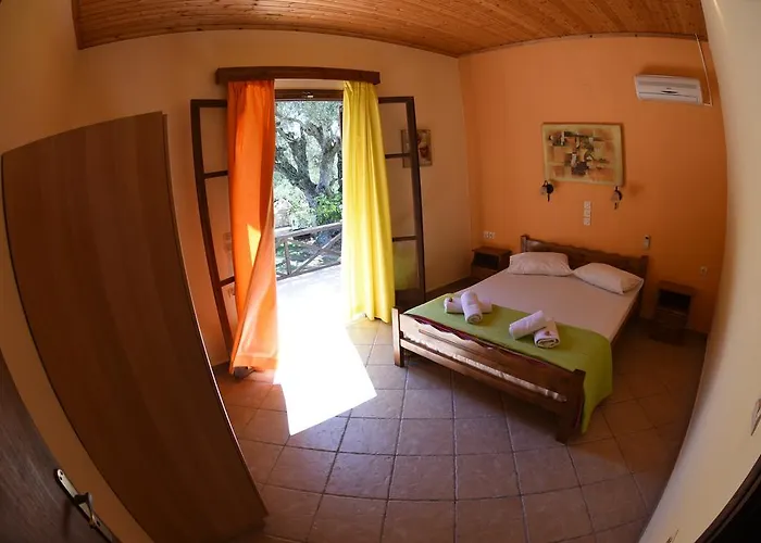 Yannis' Village Keri