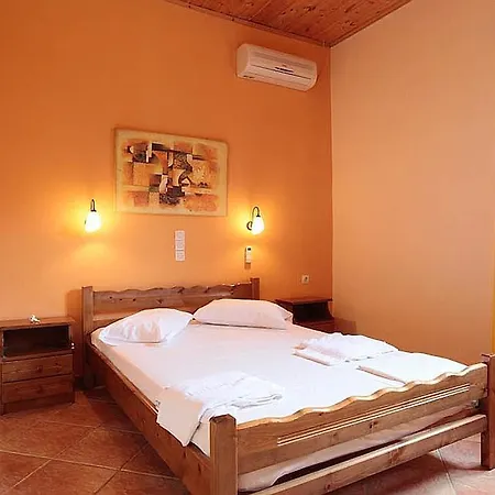 Yannis' Village Keri