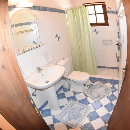 Yannis' Village Keri