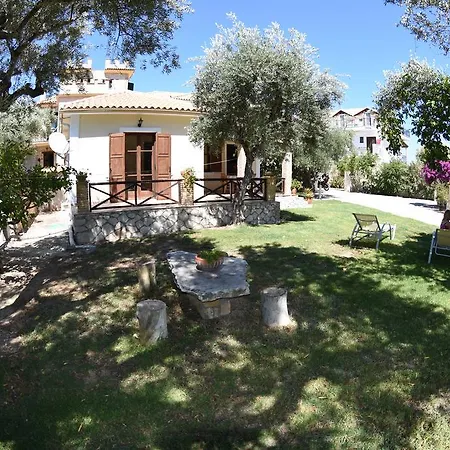 Yannis' Village Keri